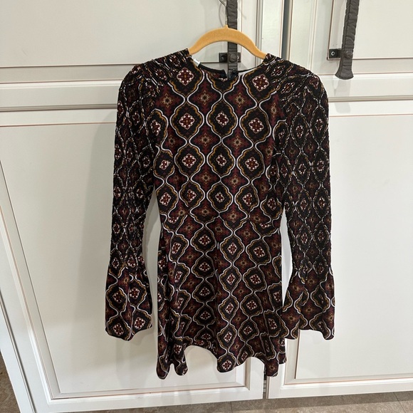 A.L.C. Alexa Printed Bell Sleeve Silk Dress (3) - Picture 7 of 12